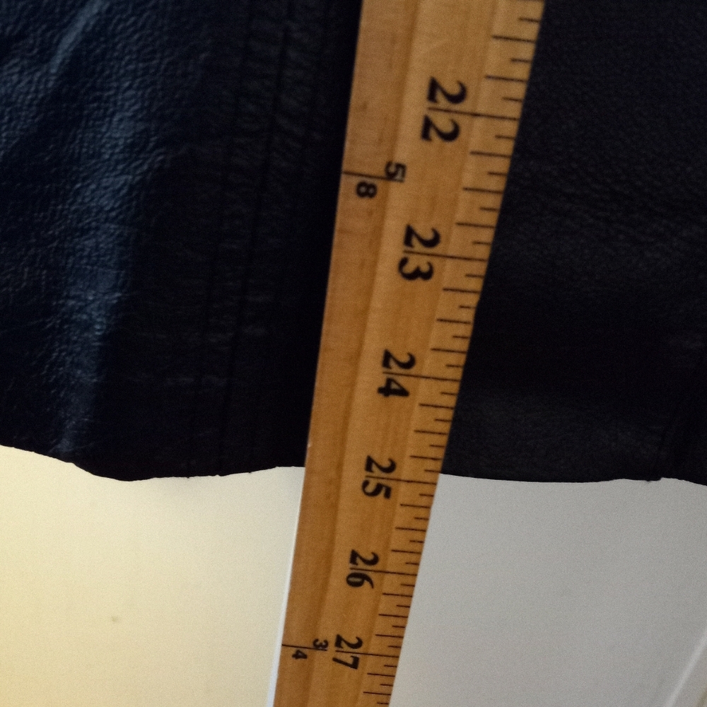 Women’s Genuine Leather Jacket in Black - Picture 8 of 11